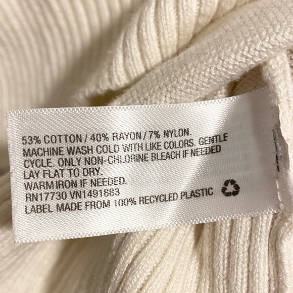 ⭐️ Merona Sweater - Picture 5 of 5